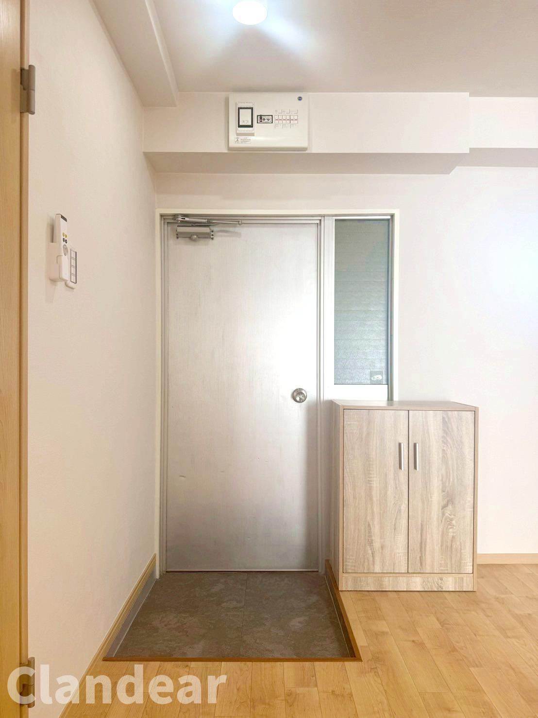 多幸ビルの玄関|ドキドキの新生活も、安心してスタート。ぴったりの住まいを見つけませんか？クランディアが一緒に住まい選びをサポートします‼　まずは、お気軽にお問合せください　＃クランディア