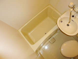 シンプルで機能的なユニットバスです