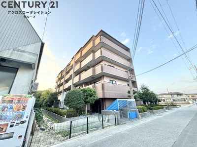 エレベータ付きで、ベビーカーや重い荷物があっても便利！
