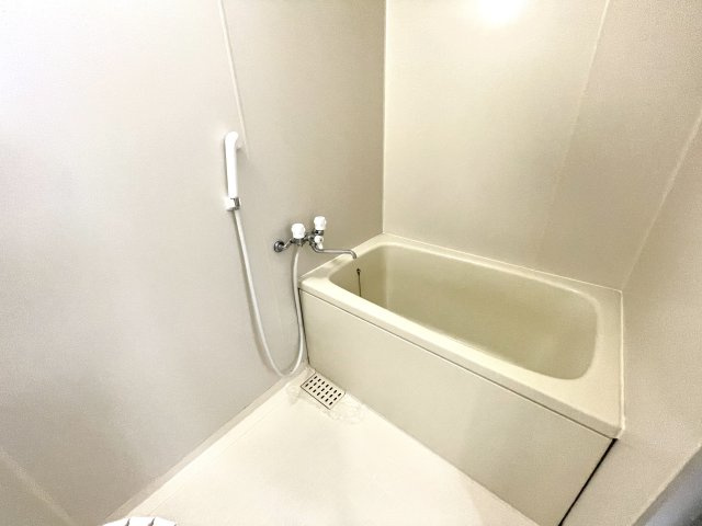 シンプルで清潔感のある浴室です！