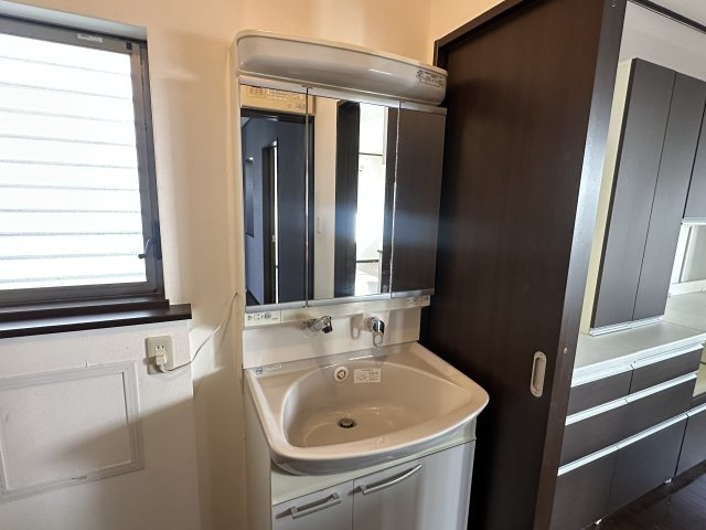 神戸市西区白水2丁目戸建の独立洗面台