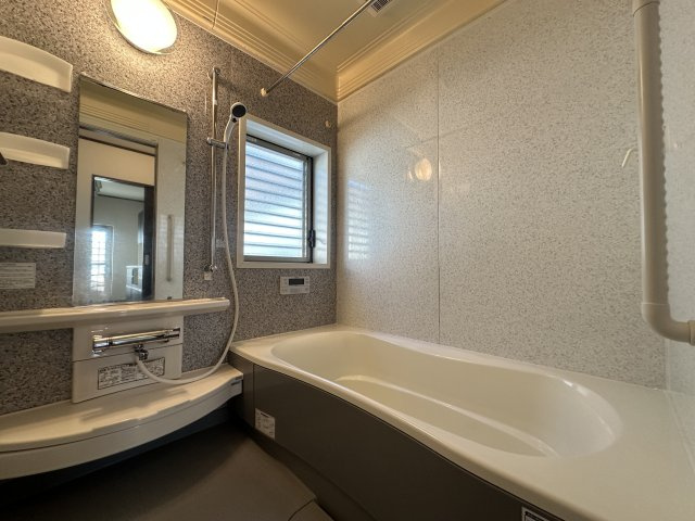 神戸市西区白水2丁目戸建の浴室