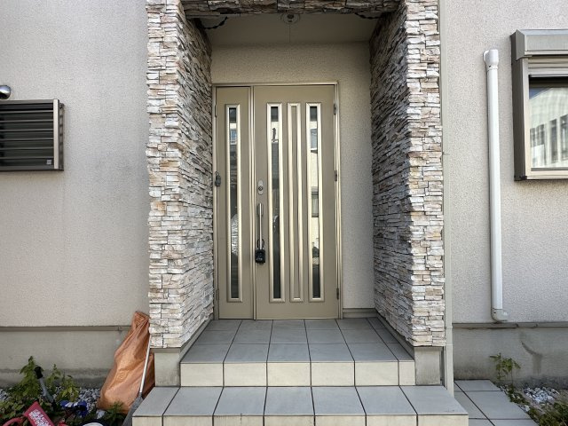神戸市西区白水2丁目戸建の玄関