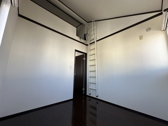 神戸市西区白水2丁目戸建の洋室