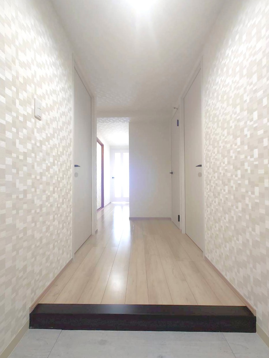 ◆２０２５年１１月リフォーム完了◆南面バルコニーにつき陽当たり・通風良好◆サンシティ桂坂３番館の玄関|玄関