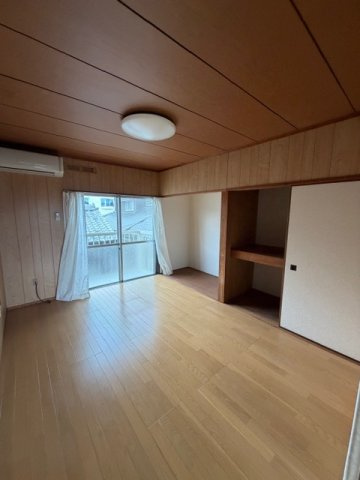 オレンジハウスの居間・リビング