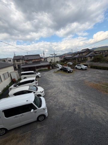 オレンジハイツの駐車場