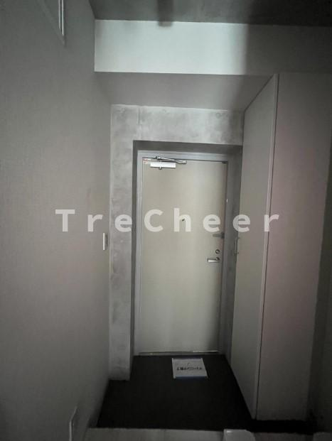 池袋本町新築ＲＣ計画の玄関