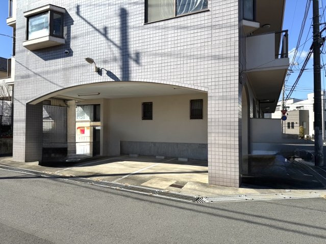 コープグレースの駐車場|カーポートです