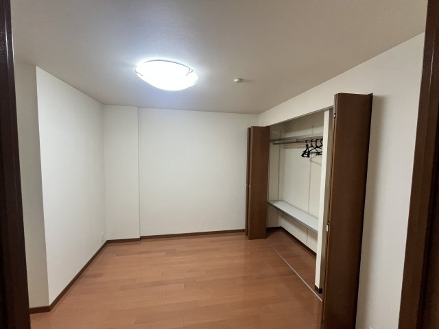 ポレスター城東の洋室