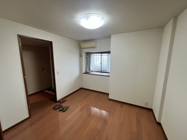 ポレスター城東の洋室