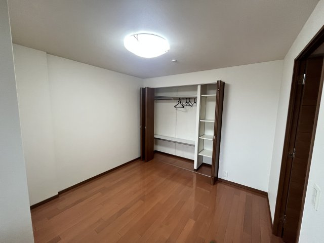 ポレスター城東の洋室