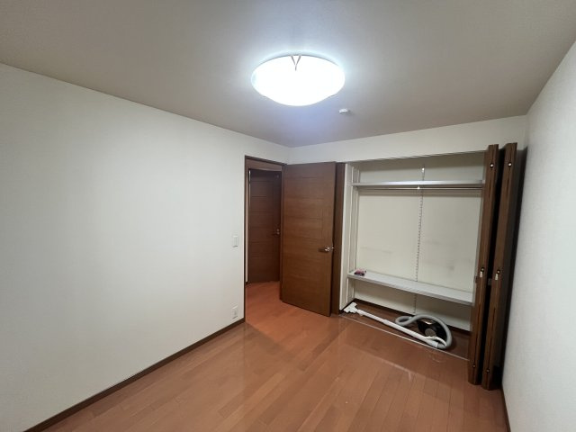 ポレスター城東の洋室