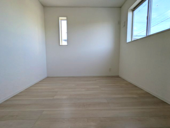 水戸市千波町　第16の洋室|お子様の成長にも対応でき窓の位置が高いので子供部屋に適しています。マイホームだからこその喜び。