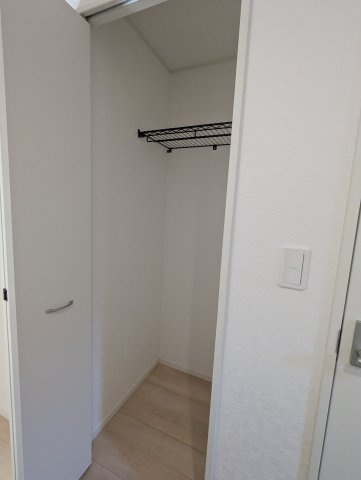 水戸市千波町　第16の収納|クローゼット内にキャストなどを置いていただき、スペースの有効活用を！