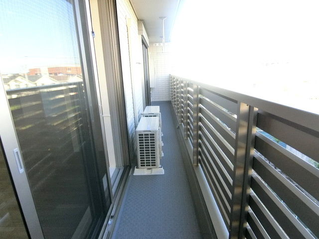 フェリス聖蹟Ⅵのバルコニー|★最上階、角部屋2面採光で明るいお部屋です★