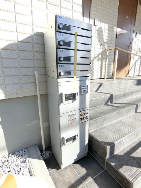 フェリス聖蹟Ⅵのセキュリティ|★不在がちな方に便利な宅配ＢＯＸ付きです★