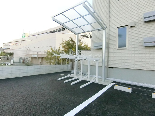 フェリス聖蹟Ⅵのその他共用部分|★屋根付き駐輪場です★
