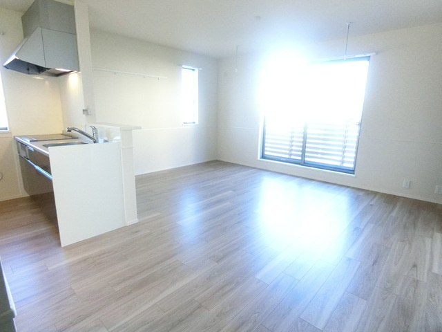 フェリス聖蹟Ⅵの居間・リビング|★角部屋、ＬＤＫ広々１５.２帖です★