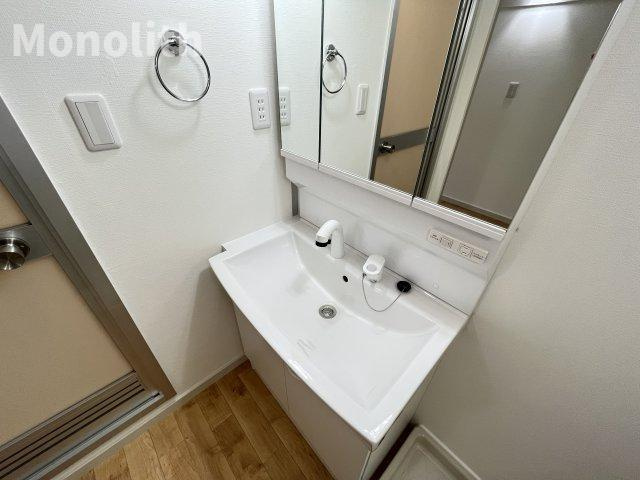 和泉市光明台３丁目の賃貸マンションの独立洗面台