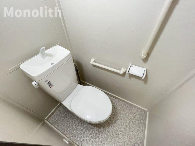 和泉市光明台３丁目の賃貸マンションのトイレ