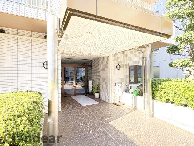 東向島リリエンハイムのエントランス|ドキドキの新生活も、安心してスタート。ぴったりの住まいを見つけませんか？クランディアが一緒に住まい選びをサポートします‼　まずは、お気軽にお問合せください　＃クランディア