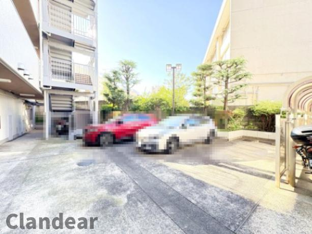 東向島リリエンハイムの駐車場|ドキドキの新生活も、安心してスタート。ぴったりの住まいを見つけませんか？クランディアが一緒に住まい選びをサポートします‼　まずは、お気軽にお問合せください　＃クランディア