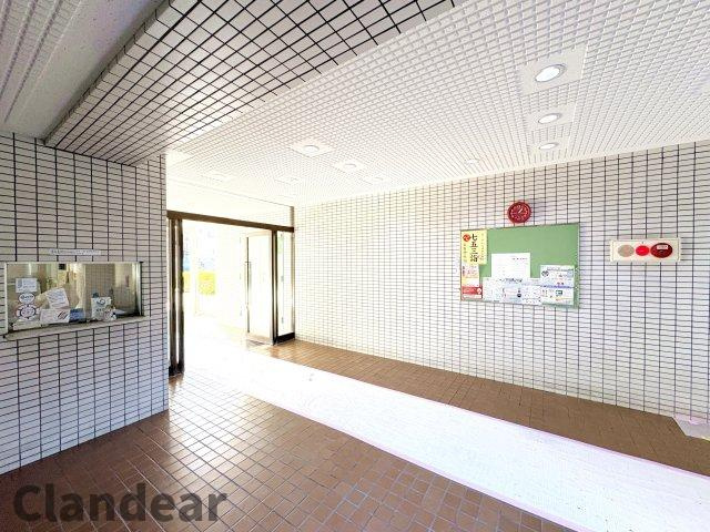 東向島リリエンハイムのロビー|ドキドキの新生活も、安心してスタート。ぴったりの住まいを見つけませんか？クランディアが一緒に住まい選びをサポートします‼　まずは、お気軽にお問合せください　＃クランディア