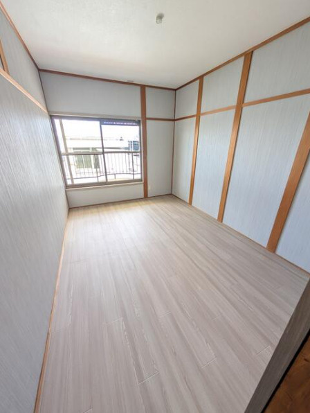 東大阪市菱江６丁目　中古戸建の洋室