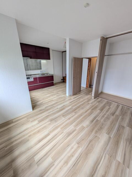 東大阪市菱江６丁目　中古戸建の居間・リビング