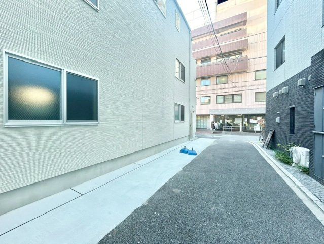 台東区松が谷1丁目　新築戸建の前面道路含む現地写真|現地ご見学希望・資料請求などお気軽にお問い合わせ下さい！
03-5990-5201