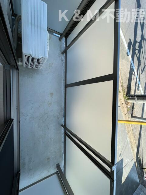 アーテルのバルコニー|外からの目が気にならないバルコニーで洗濯物が干せます