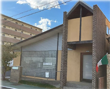 野洲市小篠原の店舗の外観