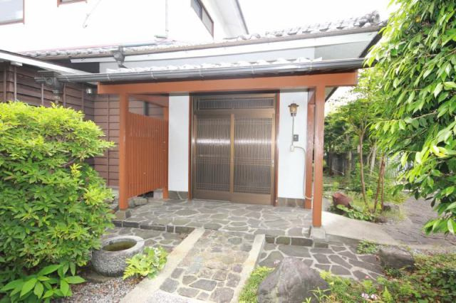 吉村町北中　中古戸建の玄関