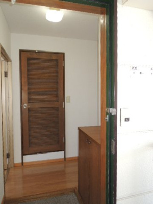 【玄関】 | コリーヌよしかわＡ | 明るい玄関です