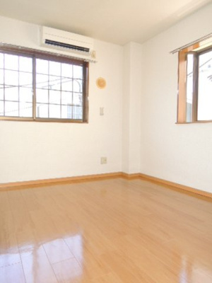 【居間・リビング】 | コリーヌよしかわＡ | ゆったりとしたリビングです