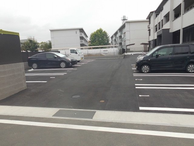 Peal Annexの駐車場