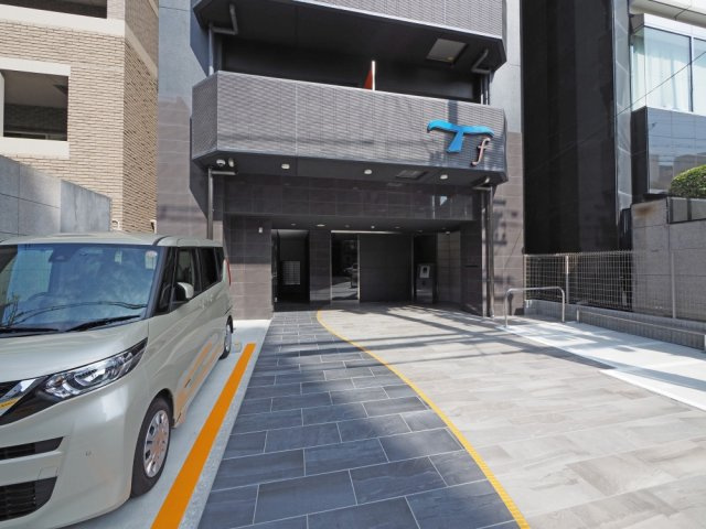 セレニテフラン谷町四丁目のエントランス