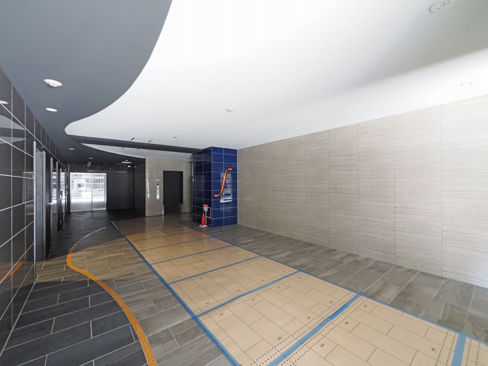 セレニテフラン谷町四丁目のロビー