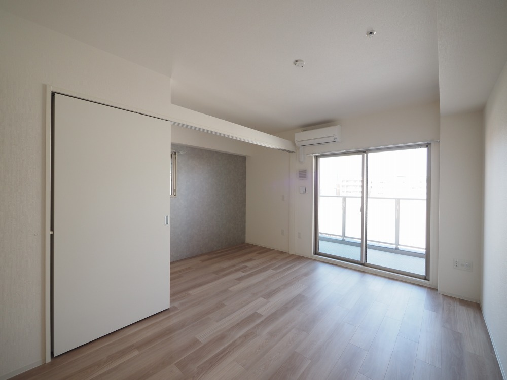 セレニテフラン谷町四丁目の居間・リビング