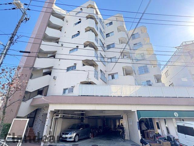 メイゾン向島の外観|ドキドキの新生活も、安心してスタート。ぴったりの住まいを見つけませんか？クランディアが一緒に住まい選びをサポートします‼　まずは、お気軽にお問合せください　＃クランディア