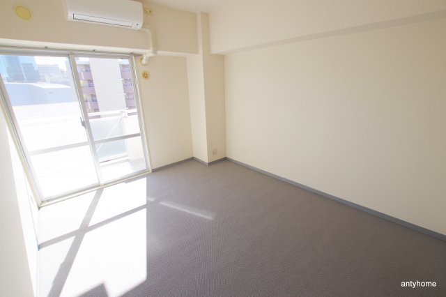 エトワール北梅田　仲介手数料無料の居間・リビング