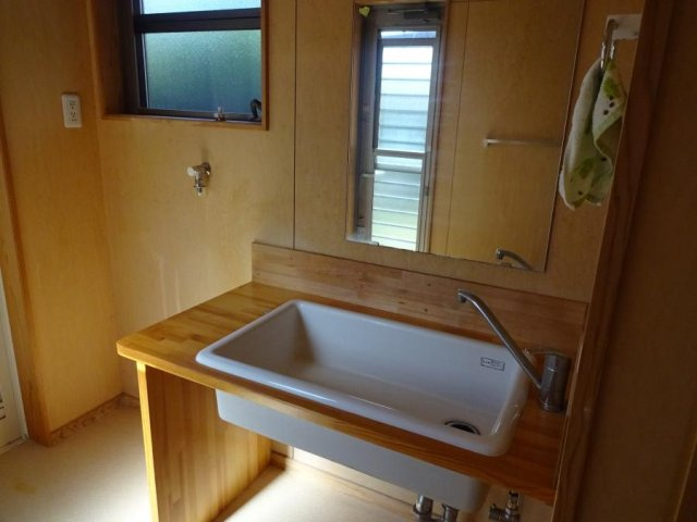 宮の元町　中古戸建の独立洗面台