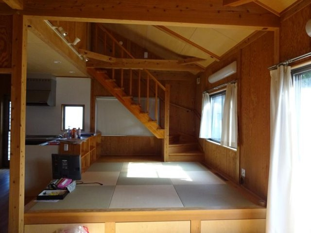 宮の元町　中古戸建の居間・リビング