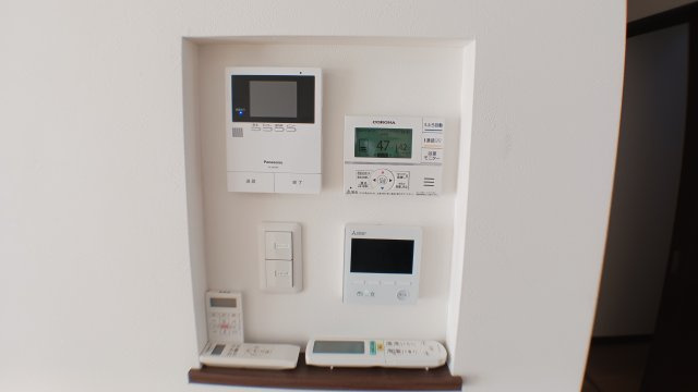 新市町戸手　太陽光・蓄電池電化住宅　駐車場６台