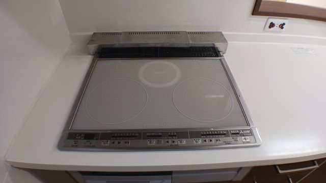 新市町戸手　太陽光・蓄電池電化住宅　駐車場６台