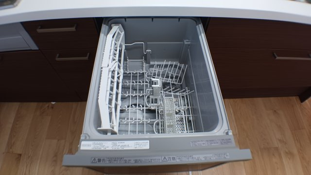 新市町戸手　太陽光・蓄電池電化住宅　駐車場６台