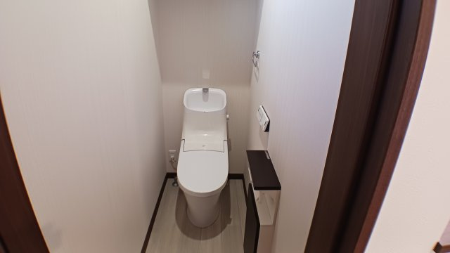 新市町戸手　太陽光・蓄電池電化住宅　駐車場６台