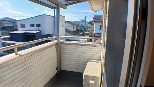 新市町戸手　太陽光・蓄電池電化住宅　駐車場６台