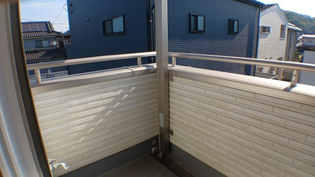 新市町戸手　太陽光・蓄電池電化住宅　駐車場６台